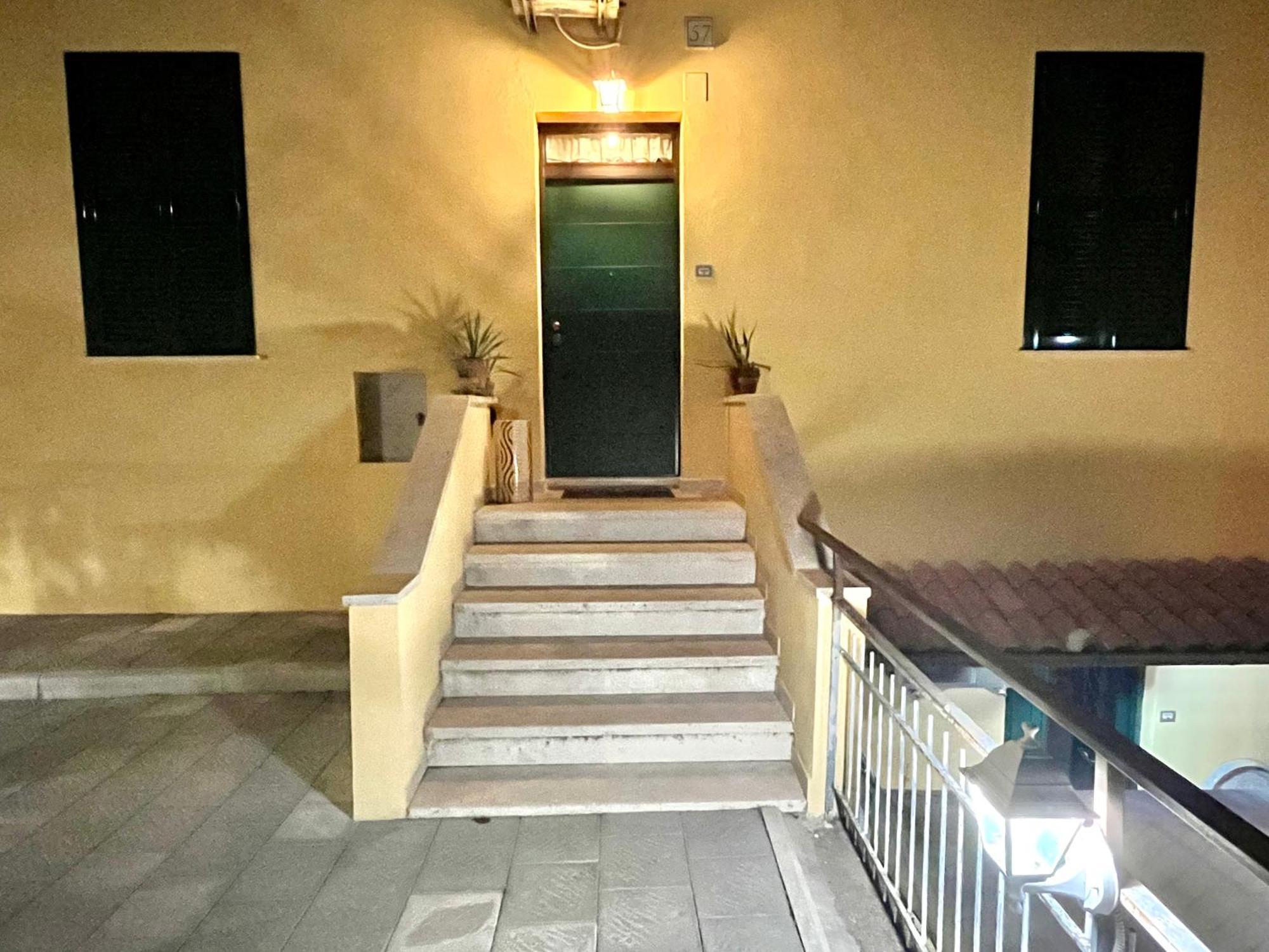 Romuhouse Economy Apartment Metro B 外观 照片